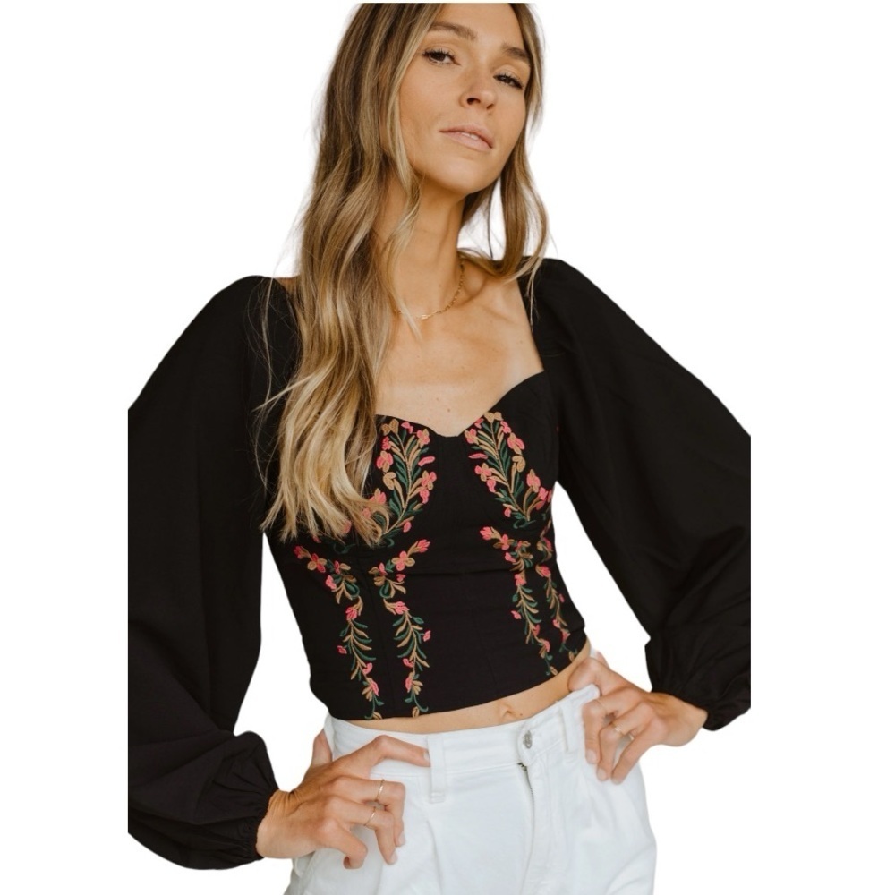 Promesa Black Cropped Sweetheart Top with Floral Embroidery